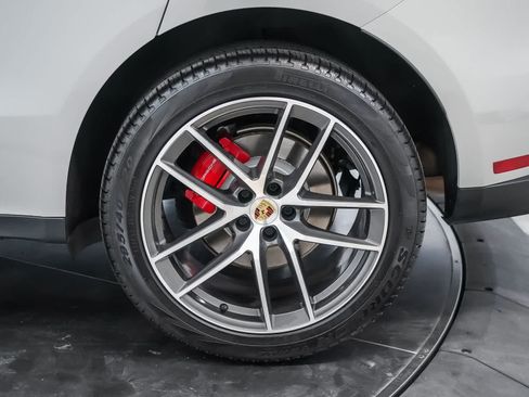 Certified 2024 Porsche Macan S AWD/4WD image 14