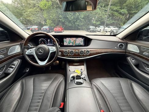 Used 2019 Mercedes-Benz S 560 Sedan w/ Premium Package image 2