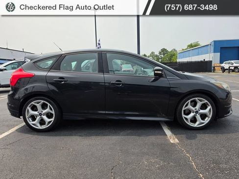 Used 2013 Ford Focus ST FWD image 9