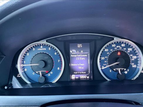 Used 2016 Toyota Camry LE FWD image 25