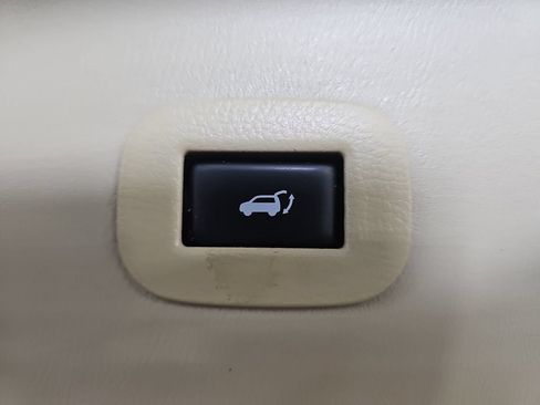 Used 2012 INFINITI QX56 4WD w/ Deluxe Touring Pkg image 18