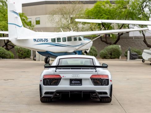 Used 2018 Audi R8 V10 plus image 7