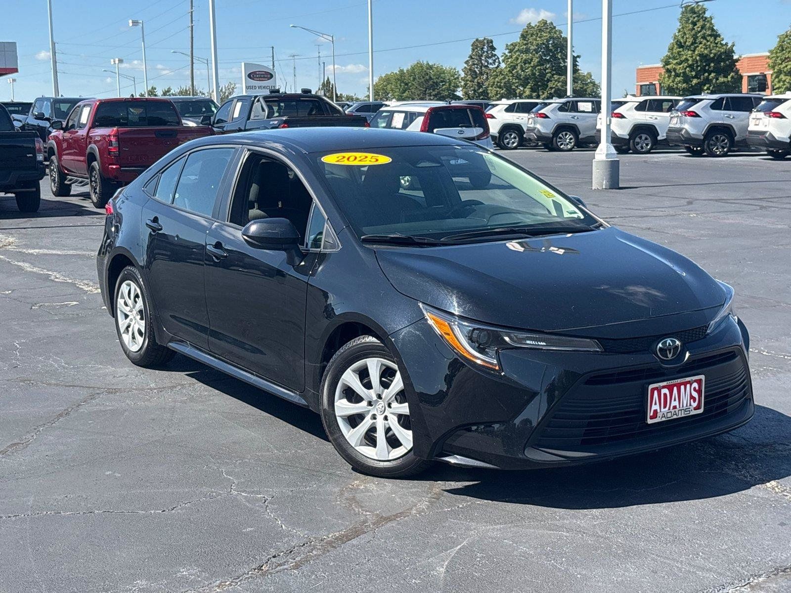 Used 2025 Toyota Corolla LE FWD image 2
