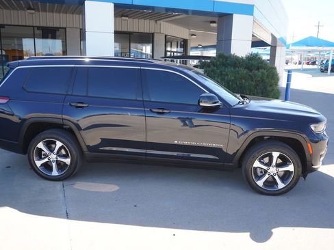 Used 2024 Jeep Grand Cherokee L Limited AWD/4WD image 10