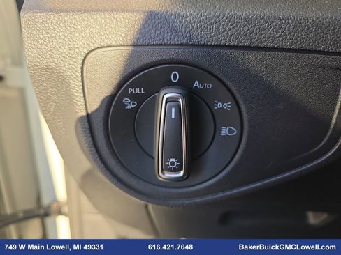 Used 2020 Volkswagen Atlas Cross Sport SE w/ Towing Package image 27