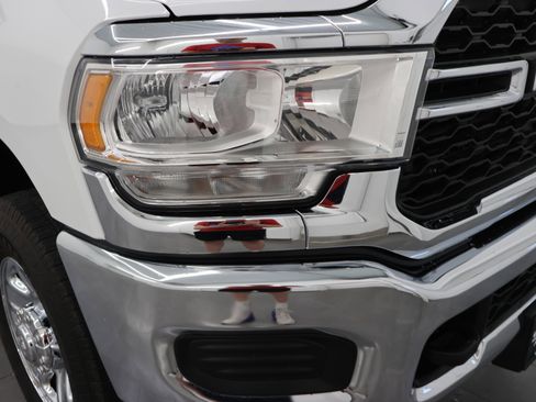 Used 2024 RAM 3500 Tradesman w/ Chrome Appearance Group AWD/4WD image 23