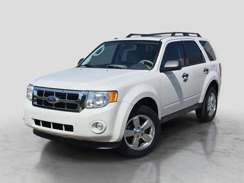 Used 2011 Ford Escape XLT w/ 202A Rapid Spec Order Code FWD image 1