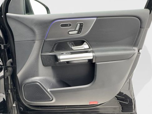 Used 2023 Mercedes-Benz GLA 250 w/ Premium Package image 28