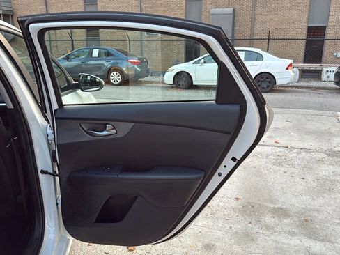 Used 2021 Kia Forte LXS image 18