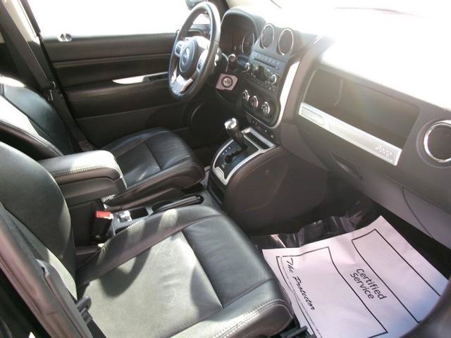 Used 2017 Jeep Compass High Altitude AWD/4WD image 19