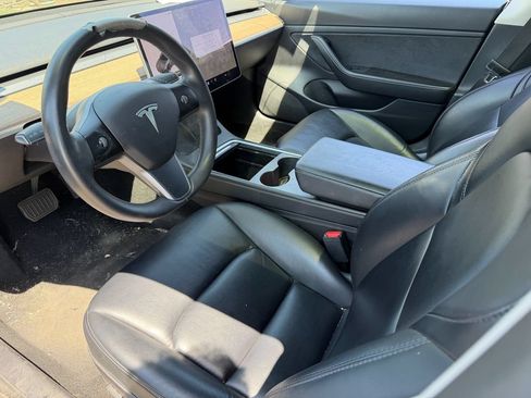 Used 2021 Tesla Model 3 Standard Range Plus RWD image 2