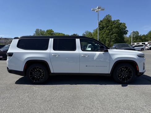 New 2026 Jeep Grand Wagoneer L Summit AWD/4WD image 2
