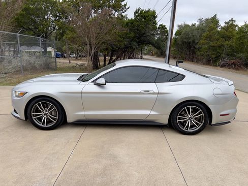 Used 2016 Ford Mustang GT RWD image 7