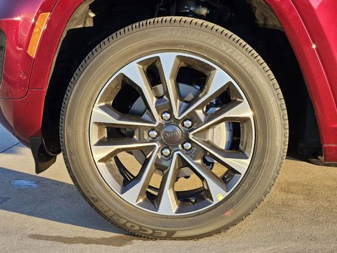 New 2025 Jeep Grand Cherokee Overland w/ Trailer Tow Package image 12