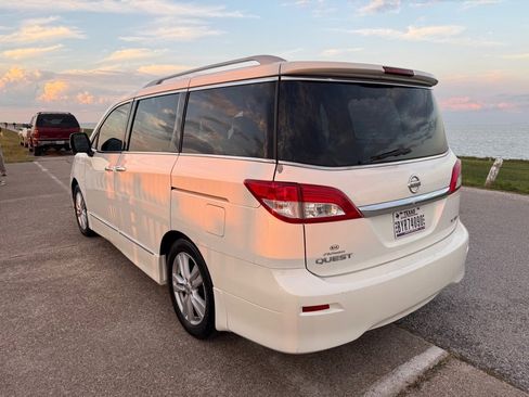 Used 2015 Nissan Quest Platinum image 7