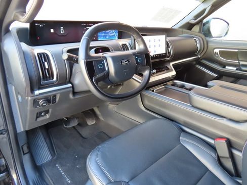 Used 2025 Ford Expedition Max Platinum w/ Stealth Appearance Package AWD/4WD image 25