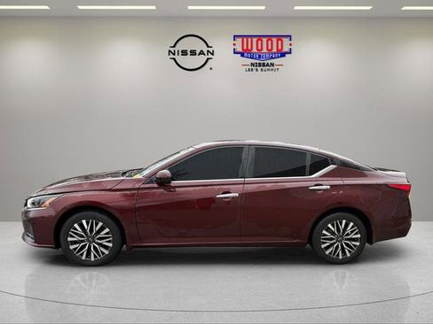 Used 2023 Nissan Altima 2.5 SV AWD/4WD image 5