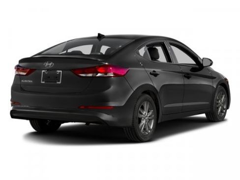 Used 2017 Hyundai Elantra SE w/ Cargo Package FWD image 5