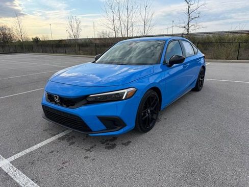 Used 2024 Honda Civic Sport image 3