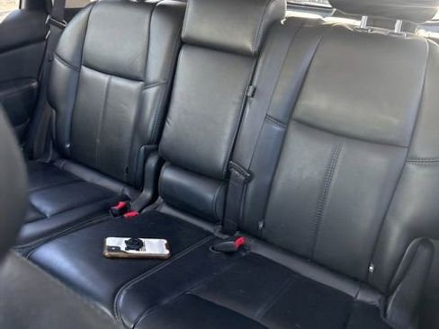 Used 2015 Nissan Pathfinder SL w/ Trailer Tow Package AWD/4WD image 7