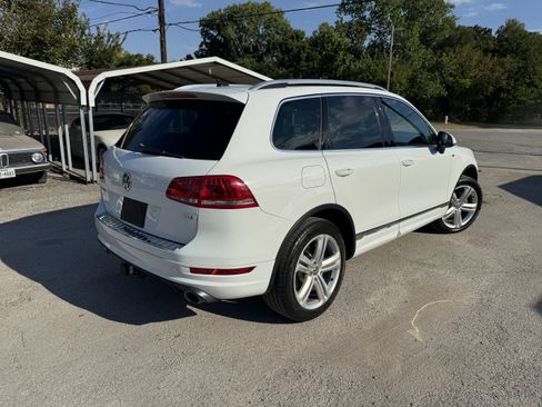 Used 2014 Volkswagen Touareg TDI image 4