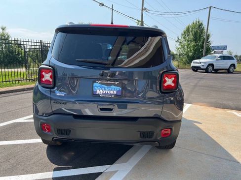 Used 2022 Jeep Renegade Altitude AWD/4WD image 4