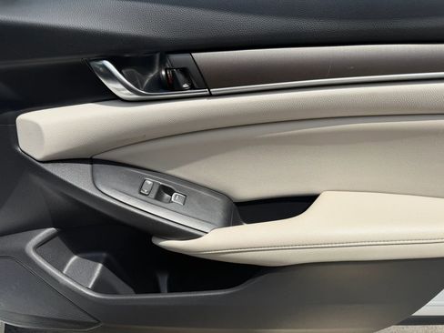 Used 2021 Honda Accord LX image 8