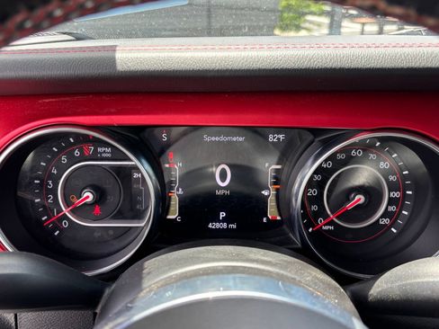 Used 2022 Jeep Gladiator Rubicon w/ LED Lighting Group AWD/4WD image 9