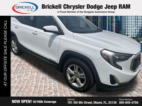 Used 2020 GMC Terrain SLE w/ Driver Convenience Package image 2