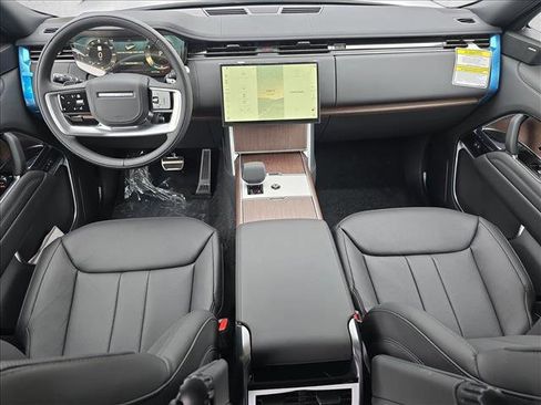 New 2026 Land Rover Range Rover Long Wheelbase SE image 9