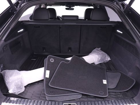 Certified 2022 Audi Q8 Prestige w/ Prestige Package AWD/4WD image 18