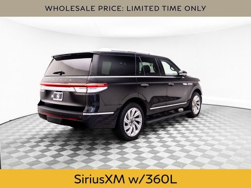 Used 2024 Lincoln Navigator Reserve AWD/4WD image 5