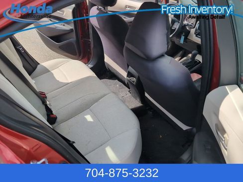 Used 2021 Toyota Corolla LE image 13