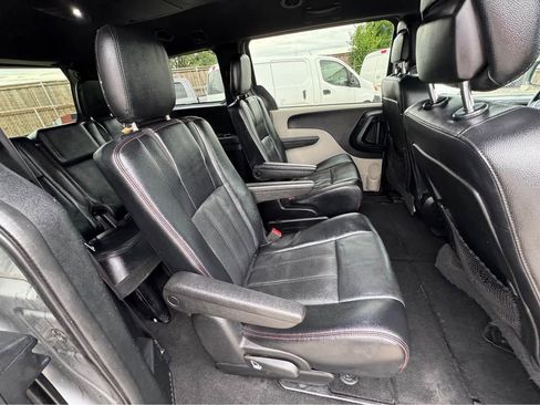 Used 2015 Dodge Grand Caravan R/T image 1