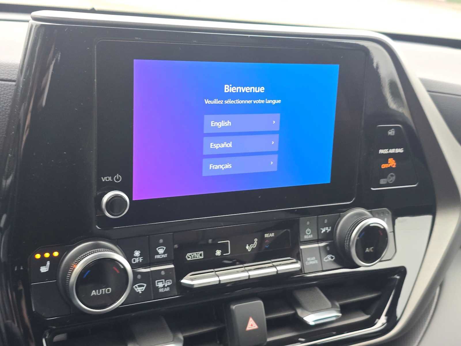 Used 2023 Toyota Highlander XLE AWD/4WD image 27
