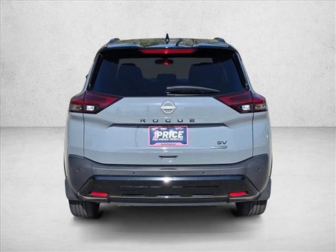 Used 2023 Nissan Rogue SV w/ SV Premium B Package image 6