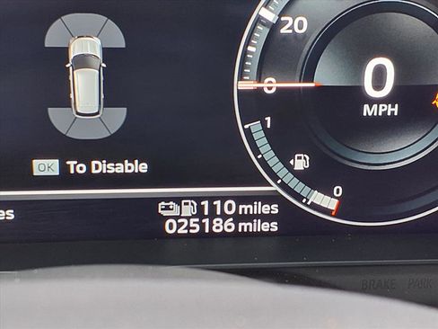 Used 2025 Mitsubishi Outlander 4WD Plug-In Hybrid image 30