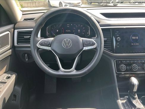 Used 2023 Volkswagen Atlas SE w/ Panoramic Sunroof Package AWD/4WD image 17