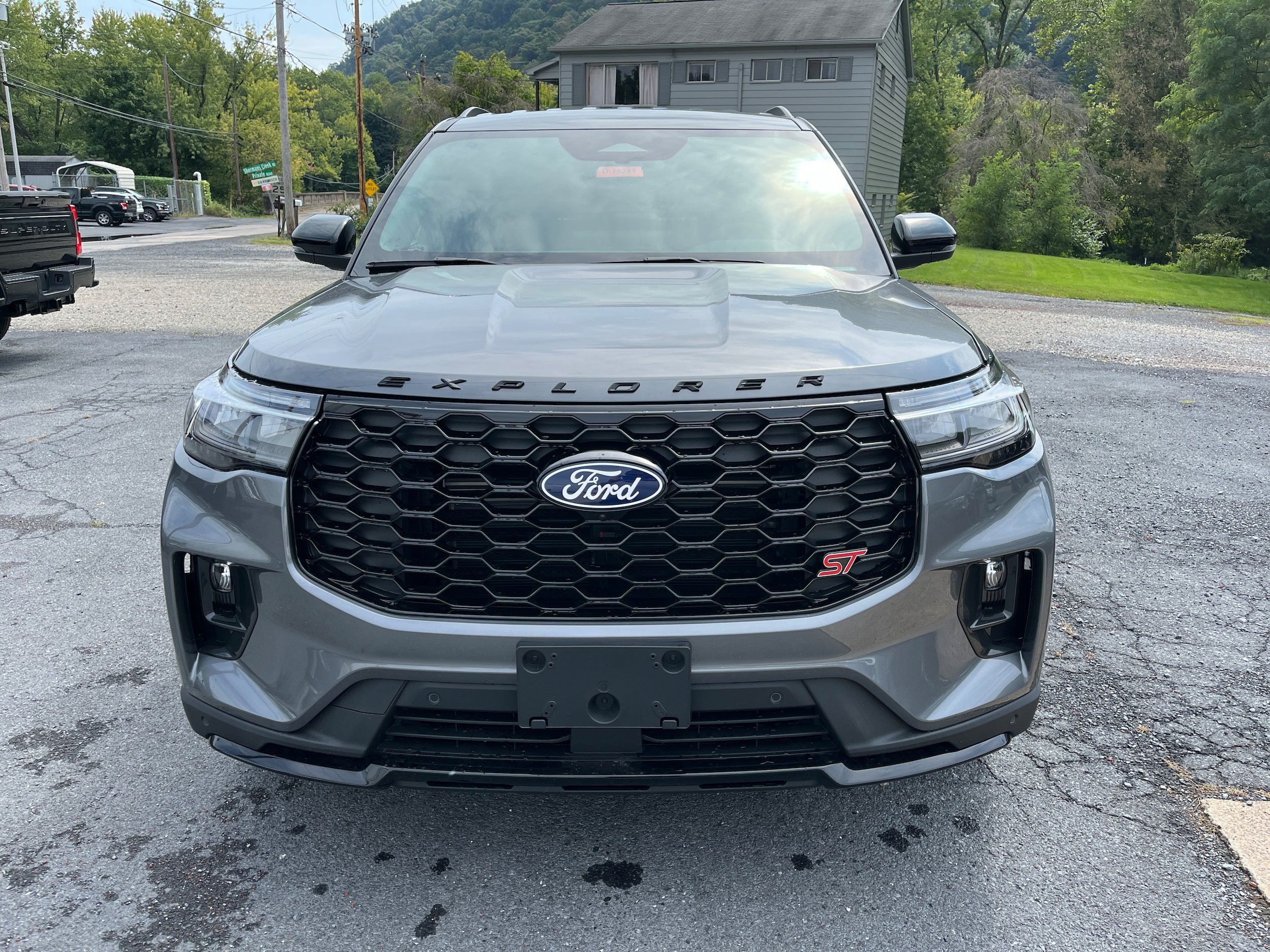 New 2027 Ford Explorer ST AWD/4WD image 2