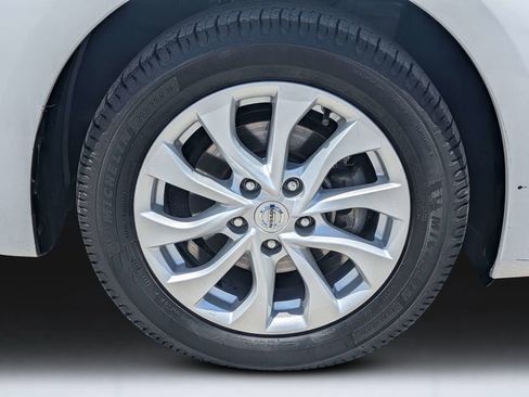 Used 2019 Nissan Sentra SV FWD image 11