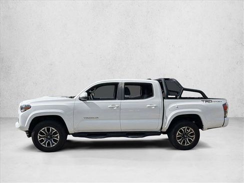 Used 2022 Toyota Tacoma TRD Sport w/ Technology Package image 5