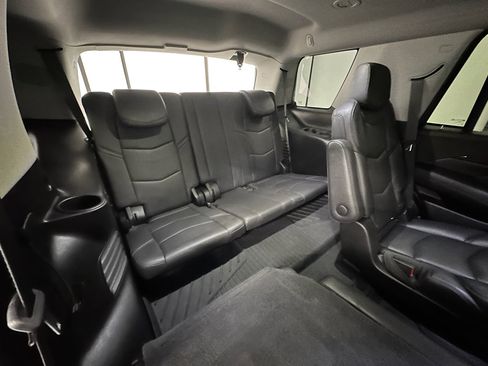 Used 2020 Cadillac Escalade Luxury image 23