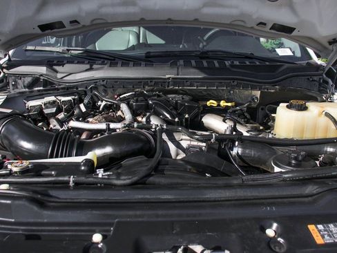 Used 2019 Ford F450 XL w/ XL Value Package image 12