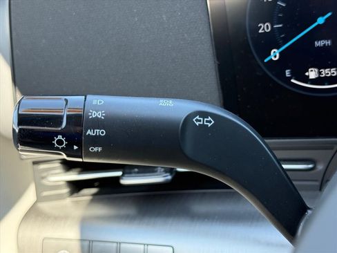 Used 2024 Hyundai Kona Limited image 22