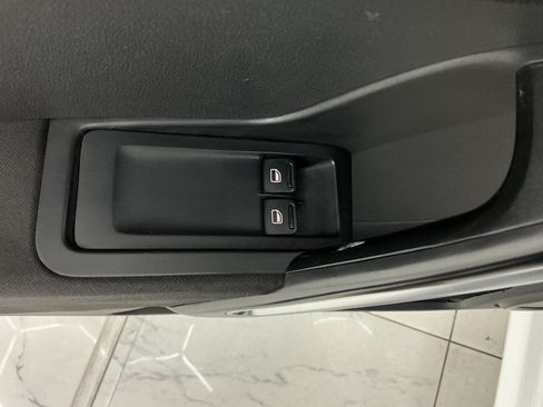 Used 2019 Volkswagen Beetle 2.0T S FWD image 32