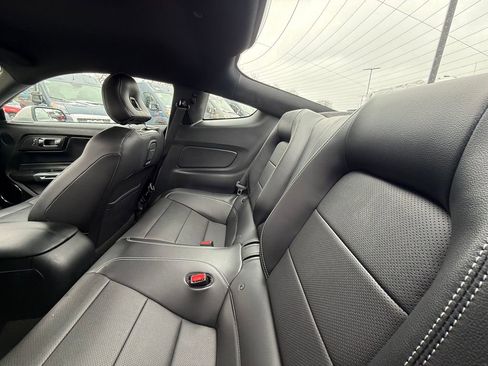 Used 2017 Ford Mustang Premium image 18