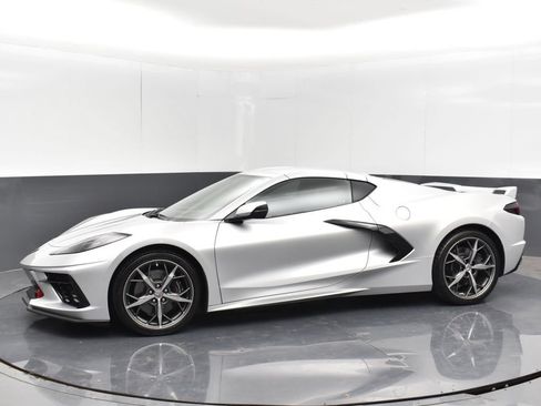 Used 2020 Chevrolet Corvette Stingray Preferred Cpe w/ 2LT Preferred Equipment Group RWD image 16
