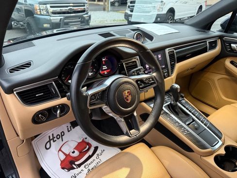 Used 2017 Porsche Macan AWD/4WD image 11