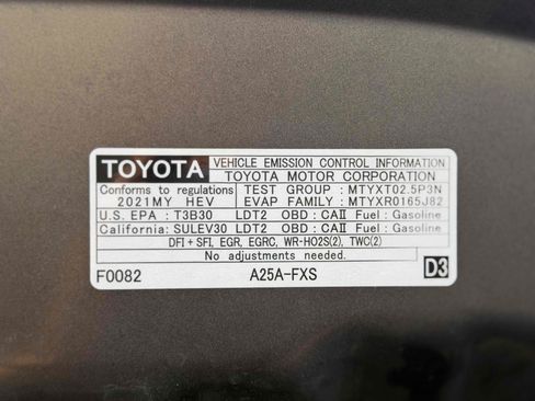 Used 2021 Toyota RAV4 LE AWD/4WD image 34