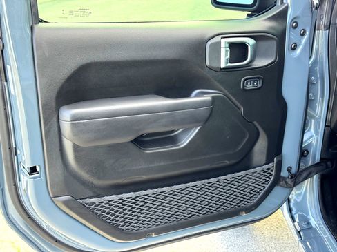 Used 2025 Jeep Wrangler Sport image 14